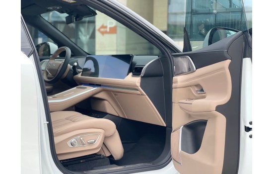 X-Peng G9 EV, 725 Max, 2025, пробіг 9 тисяч км